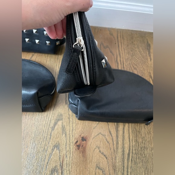 Wyatt Set of 4 Travel Pouches Faux Leather Silver Studs - Picture 6 of 13